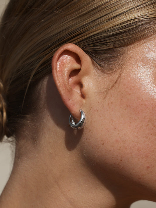 Elsa Midi Huggies Silver — 16mm